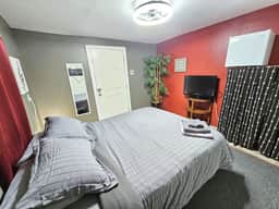 Austin Hideaway! Guesthouse Room near DT & Airport