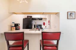 Riverside Stay: Cozy Room near DT Austin & Airport