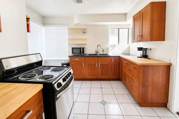 Bunkbed Room - On Little Italy Strip • 3 Beds