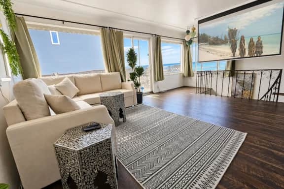 Epic City Views • 2 Decks, 2 Jacuzzis, Sleeps 17