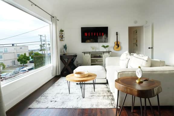 Epic City Views • 2 Decks, 2 Jacuzzis, Sleeps 17