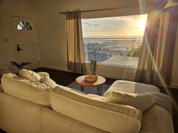 Skyline Hot Tub Deck • Harbor Views, Sleeps 8