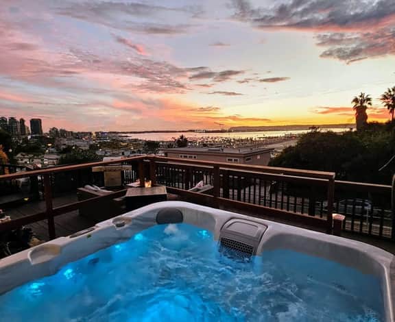 Stunning Bay Views • 2 Jacuzzis, 5BD, Sleeps 17