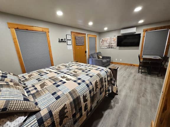 Quiet & Clean 1BD Near Yosemite - Image 2