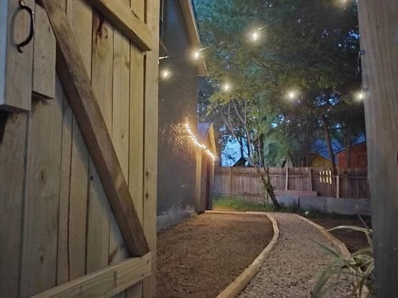 Austin Hideaway! Guesthouse Room near DT & Airport