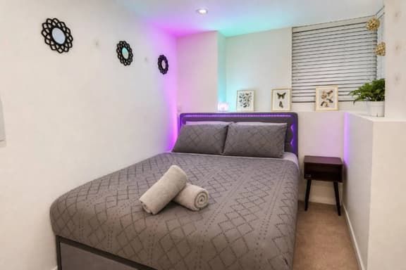 Butterfly Private Room In Little Italy Strip