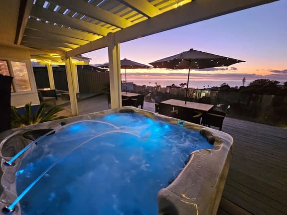 Luxury Sunset View • Deck Spa Firepit • Sleeps 18 - Image 1